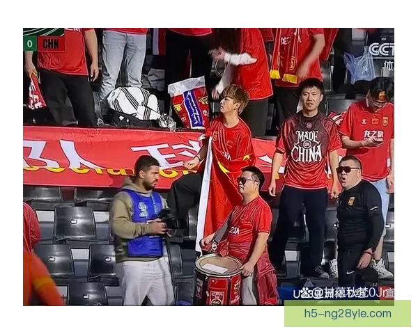 U23国足对阵泰国U23赛场观众人数超万